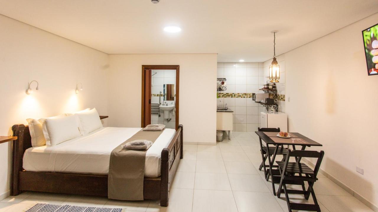 Hotel Chalet Monet - Granja Vianna 科蒂亚 外观 照片
