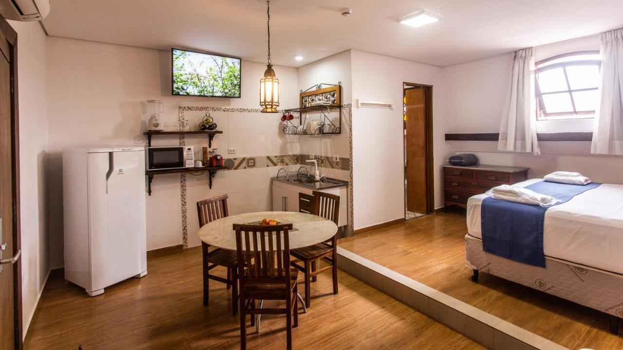 Hotel Chalet Monet - Granja Vianna 科蒂亚 外观 照片